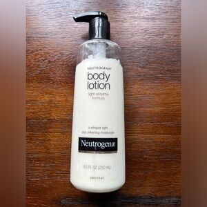 Neutrogena Body Lotion Light Sesame